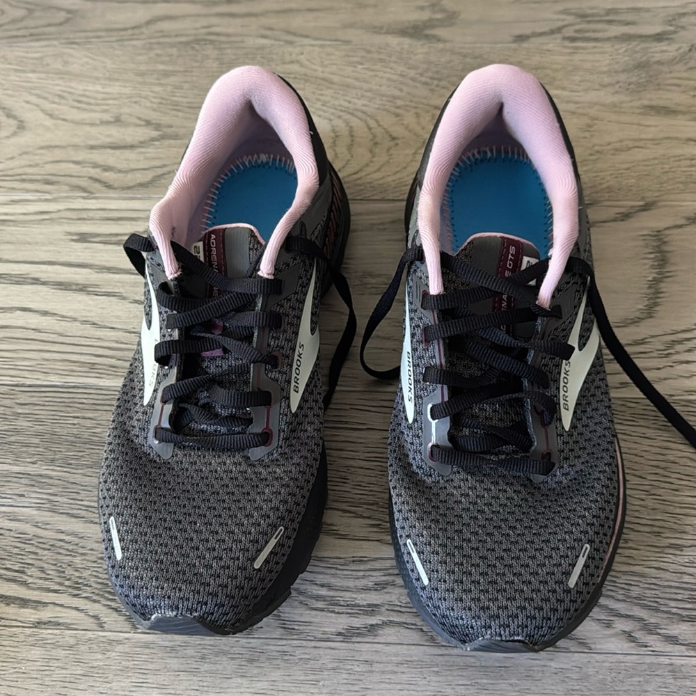 SOLD - Brooks Adrenaline GTS 22 Running Shoes 9.5B Medium